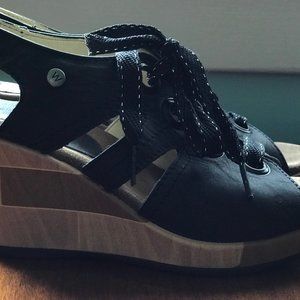 Wolky slingback sandals in black leather; size 38